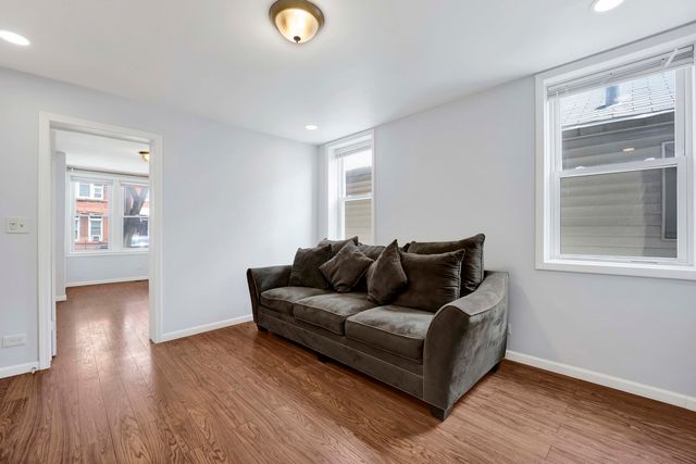 465 W 27th Street 1F, Chicago, IL 60616