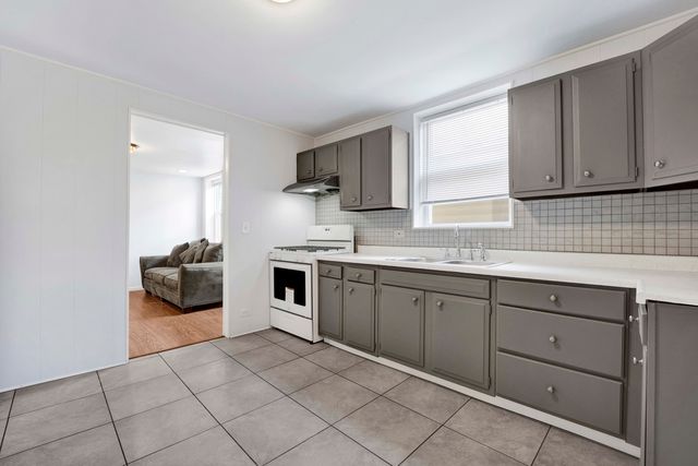 465 W 27th Street 1F, Chicago, IL 60616
