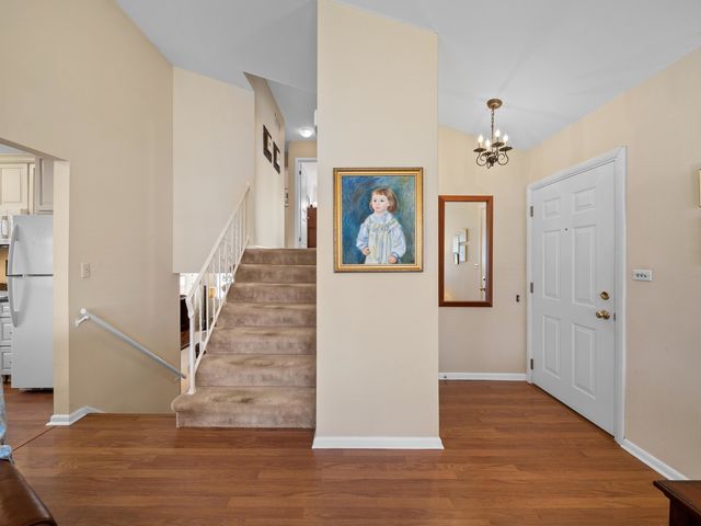 925 N Pecos Avenue, Mount Prospect, IL 60056