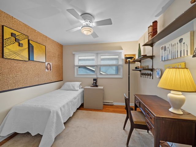 925 N Pecos Avenue, Mount Prospect, IL 60056