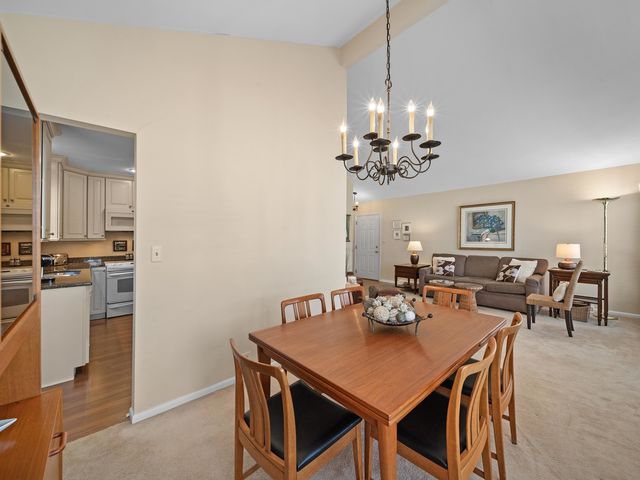 925 N Pecos Avenue, Mount Prospect, IL 60056