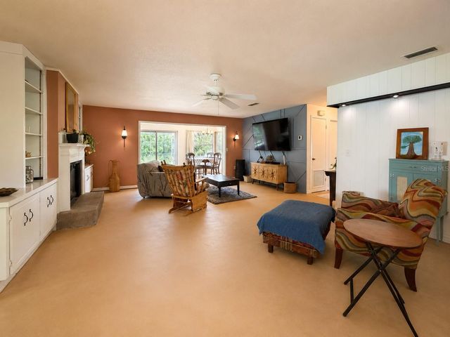 1724 SE 164TH CIRCLE, Ocklawaha, FL 32179