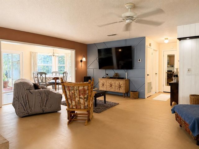 1724 SE 164TH CIRCLE, Ocklawaha, FL 32179