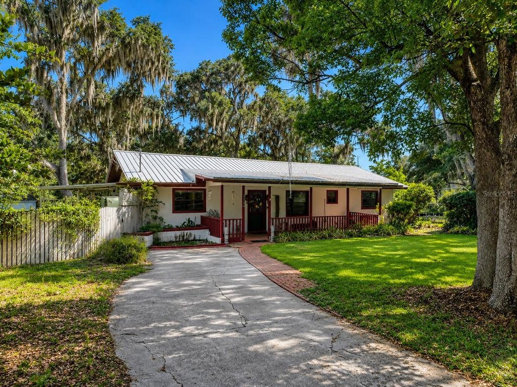 1724 SE 164TH CIRCLE, Ocklawaha, FL 32179