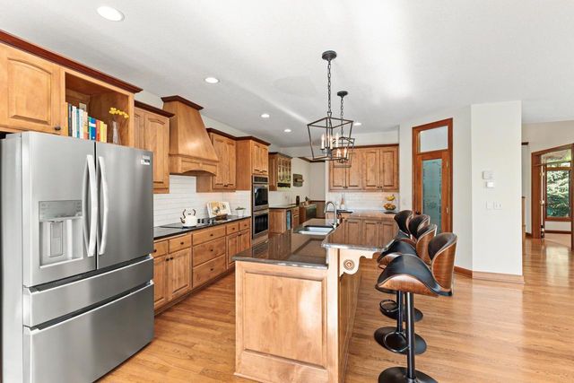 3910 Linden Place, Medina, MN 55340