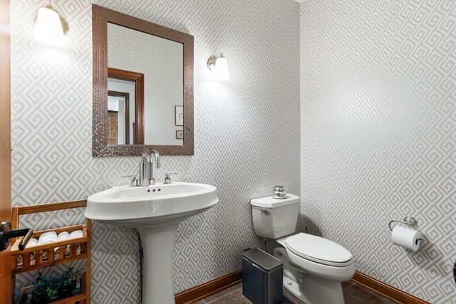 3910 Linden Place, Medina, MN 55340