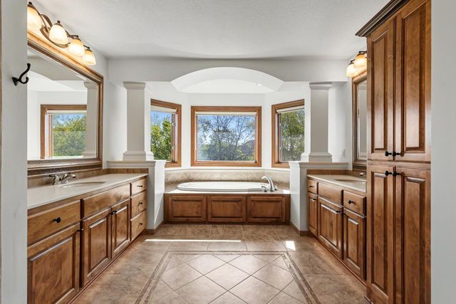 3910 Linden Place, Medina, MN 55340