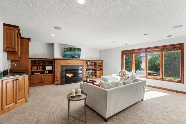 3910 Linden Place, Medina, MN 55340