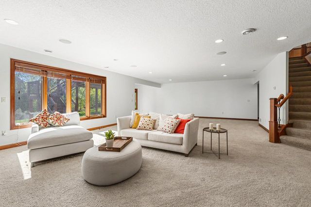 3910 Linden Place, Medina, MN 55340