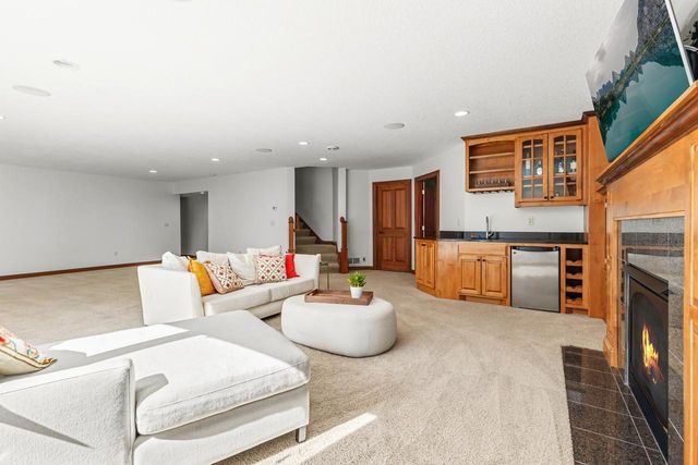 3910 Linden Place, Medina, MN 55340