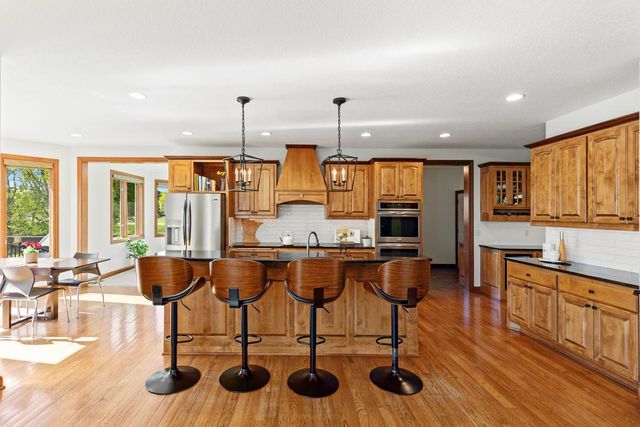 3910 Linden Place, Medina, MN 55340