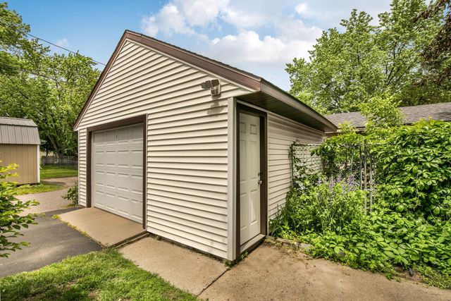 213 34th Avenue N, Saint Cloud, MN 56303