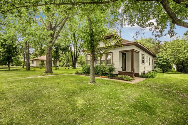213 34th Avenue N, Saint Cloud, MN 56303