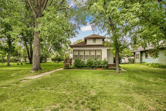 213 34th Avenue N, Saint Cloud, MN 56303