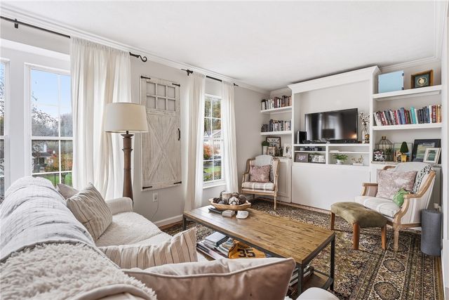 2791 Drake Ct, Hampton, PA 15044