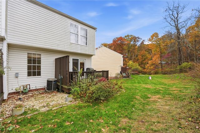 2791 Drake Ct, Hampton, PA 15044