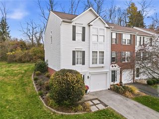 2791 Drake Ct, Hampton, PA 15044