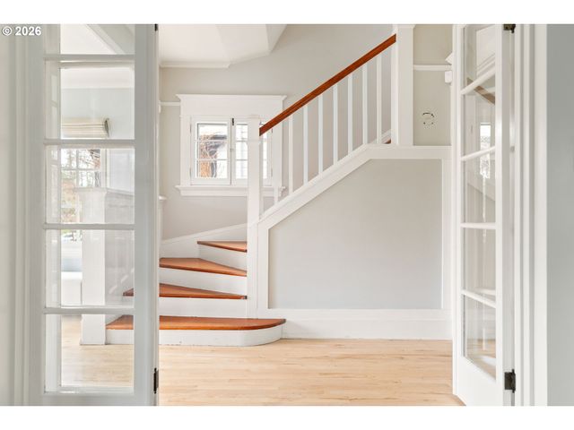 2126 Ne 17TH Ave, Portland, OR 97212