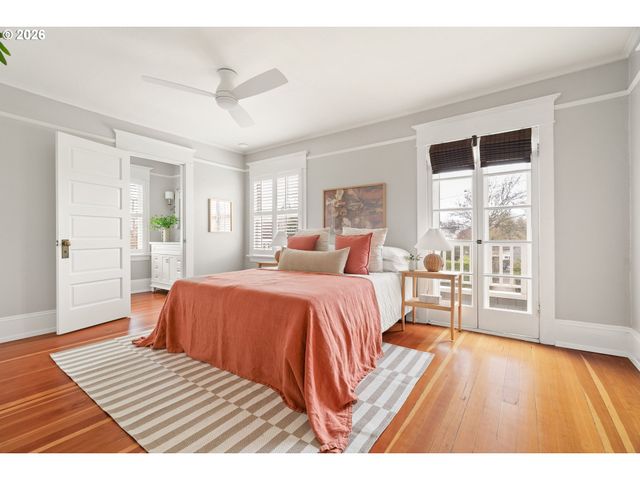 2126 Ne 17TH Ave, Portland, OR 97212