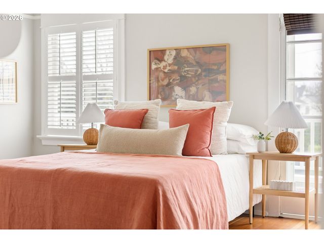 2126 Ne 17TH Ave, Portland, OR 97212