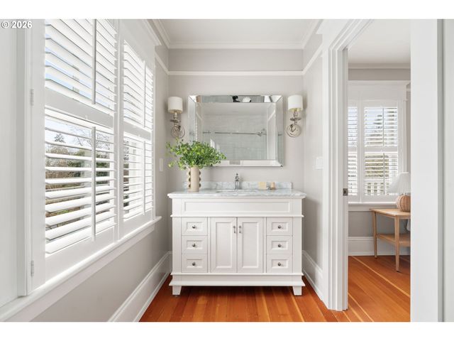 2126 Ne 17TH Ave, Portland, OR 97212