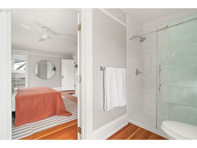 2126 Ne 17TH Ave, Portland, OR 97212