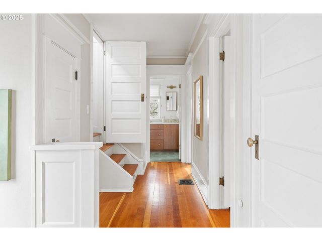 2126 Ne 17TH Ave, Portland, OR 97212