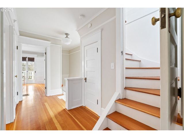 2126 Ne 17TH Ave, Portland, OR 97212