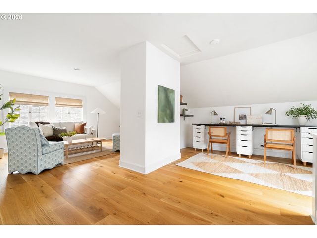 2126 Ne 17TH Ave, Portland, OR 97212