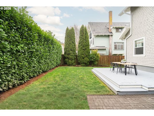 2126 Ne 17TH Ave, Portland, OR 97212