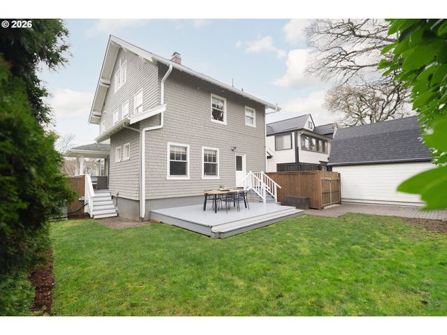 2126 Ne 17TH Ave, Portland, OR 97212