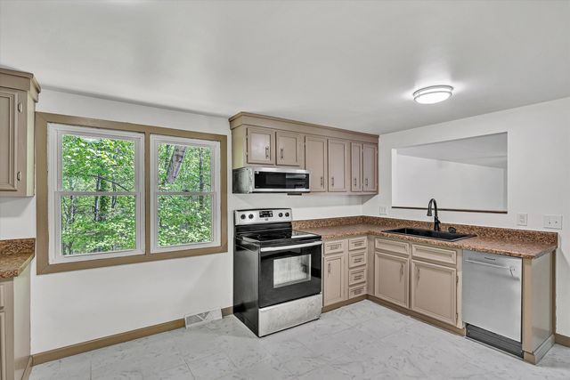 402 Harmony RD, Boones Mill, VA 24065