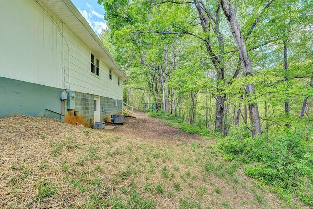402 Harmony RD, Boones Mill, VA 24065