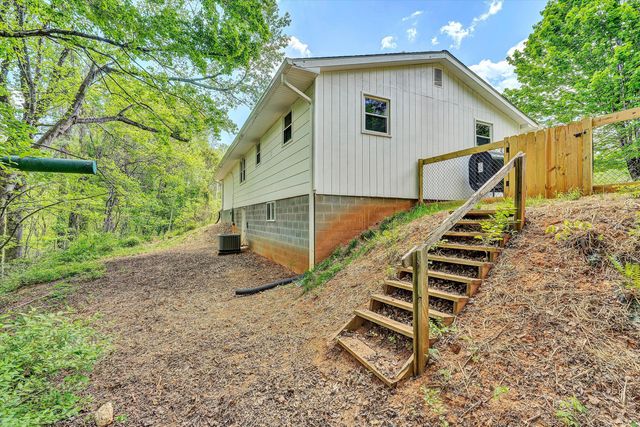 402 Harmony RD, Boones Mill, VA 24065