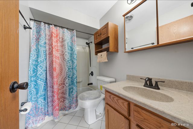 5701 129th Street 2D, Crestwood, IL 60418