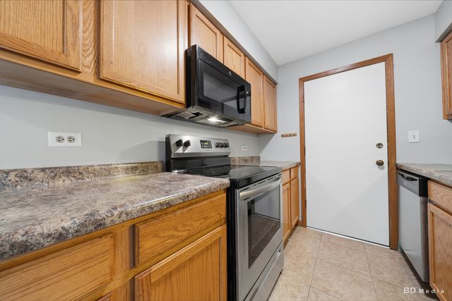 5701 129th Street 2D, Crestwood, IL 60418