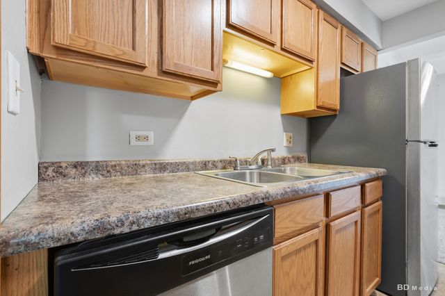 5701 129th Street 2D, Crestwood, IL 60418