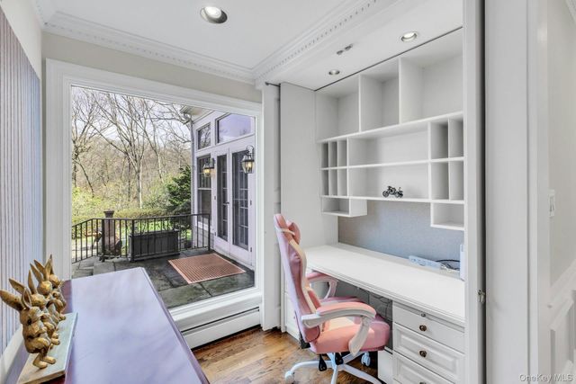 10 Redmond Lane, Oyster Bay, NY 11771
