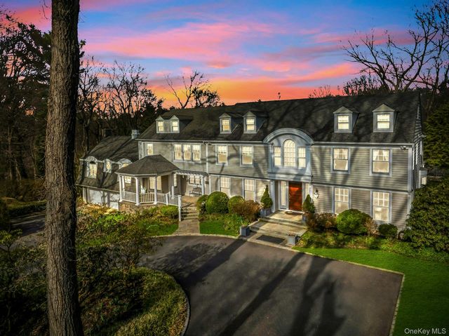 10 Redmond Lane, Oyster Bay, NY 11771
