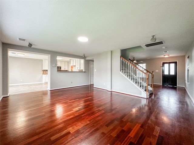 5739 Westminster Village Dr, Houston, TX 77084