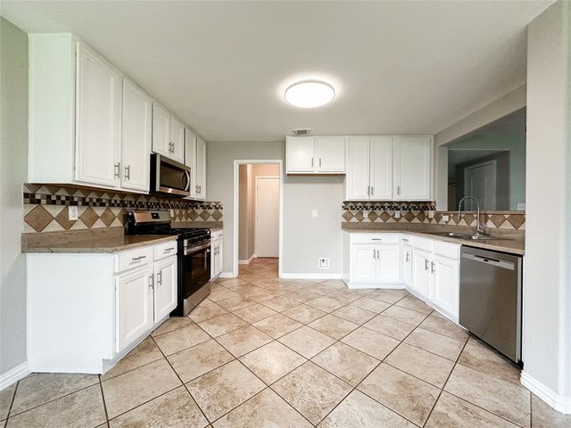 5739 Westminster Village Dr, Houston, TX 77084