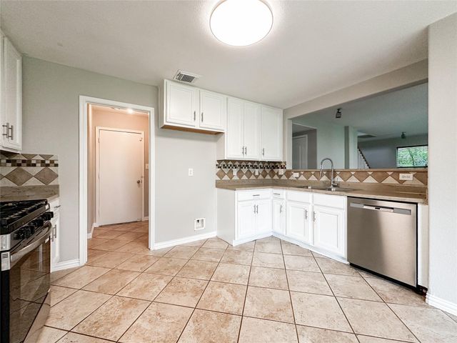 5739 Westminster Village Dr, Houston, TX 77084