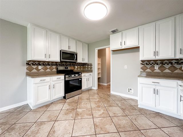 5739 Westminster Village Dr, Houston, TX 77084