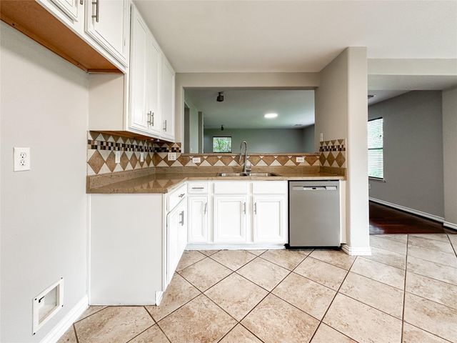 5739 Westminster Village Dr, Houston, TX 77084