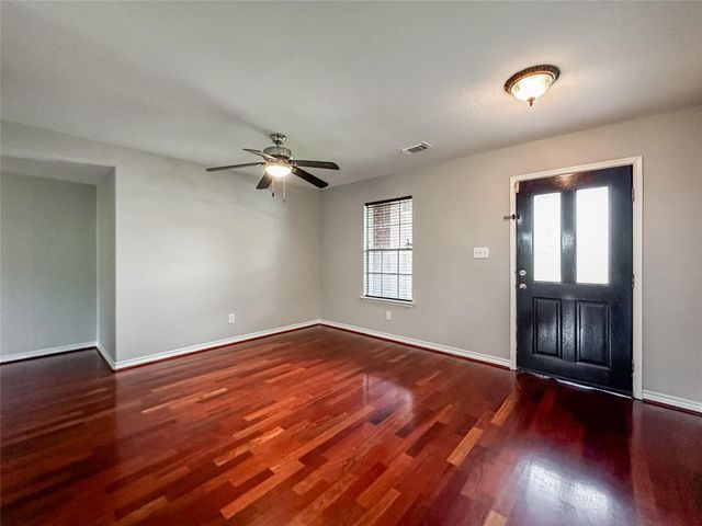 5739 Westminster Village Dr, Houston, TX 77084