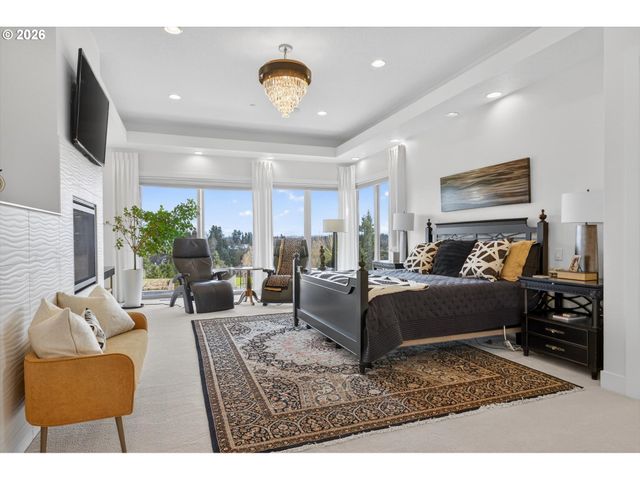 2680 LORINDA Ln, West Linn, OR 97068