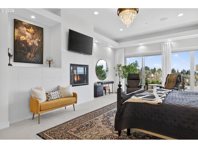 2680 LORINDA Ln, West Linn, OR 97068