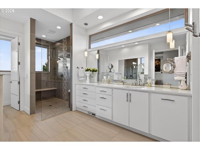 2680 LORINDA Ln, West Linn, OR 97068