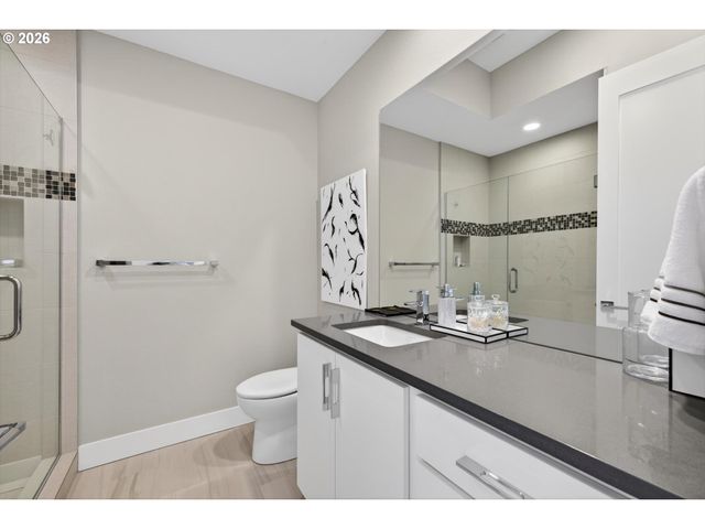 2680 LORINDA Ln, West Linn, OR 97068