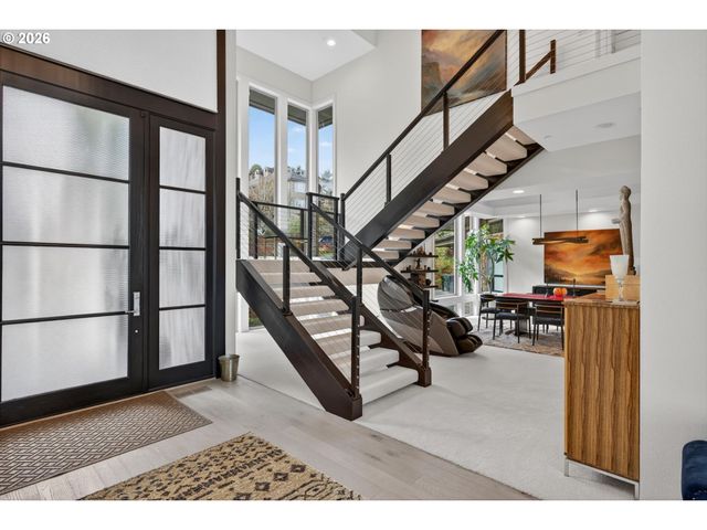 2680 LORINDA Ln, West Linn, OR 97068